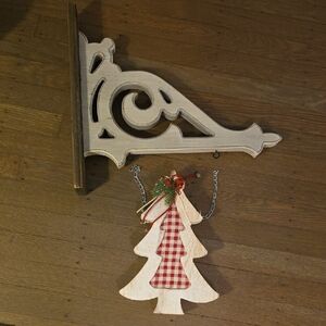 K&K Interiors: Arrow Hanger & Festive Red and White Plaid Xmas Tree- NEW Holiday